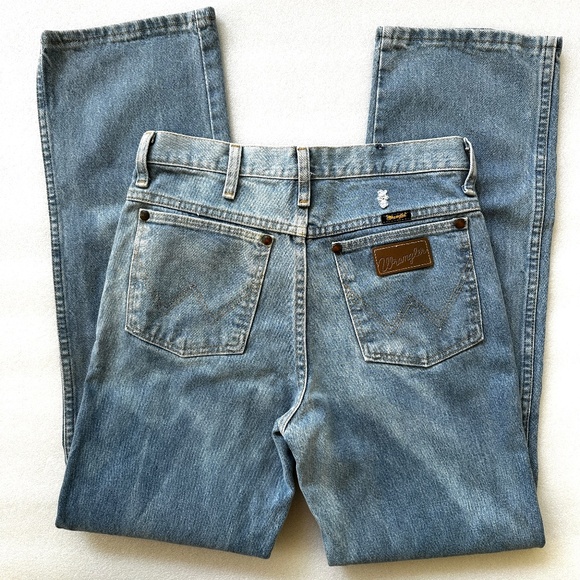 Wrangler Distressed High Rise Straight Leg Jeans - Picture 1 of 7